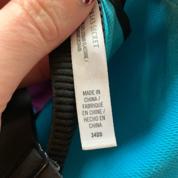 Cute vsx sports bra and crop leggings set - Picture 4 of 5